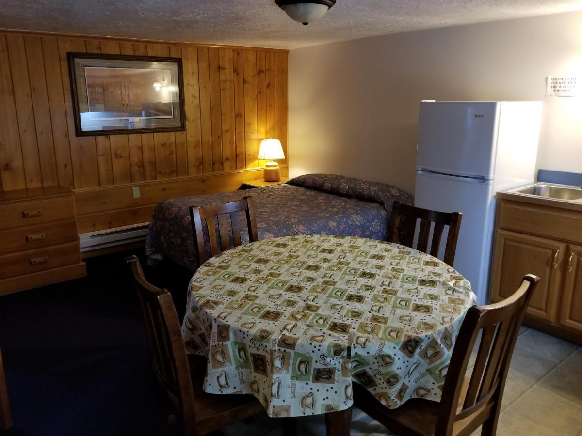 Westwood Motel West Yellowstone Exterior photo