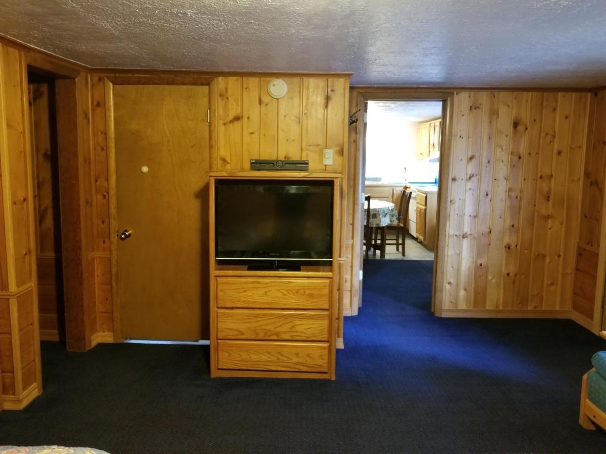 Westwood Motel West Yellowstone Exterior photo